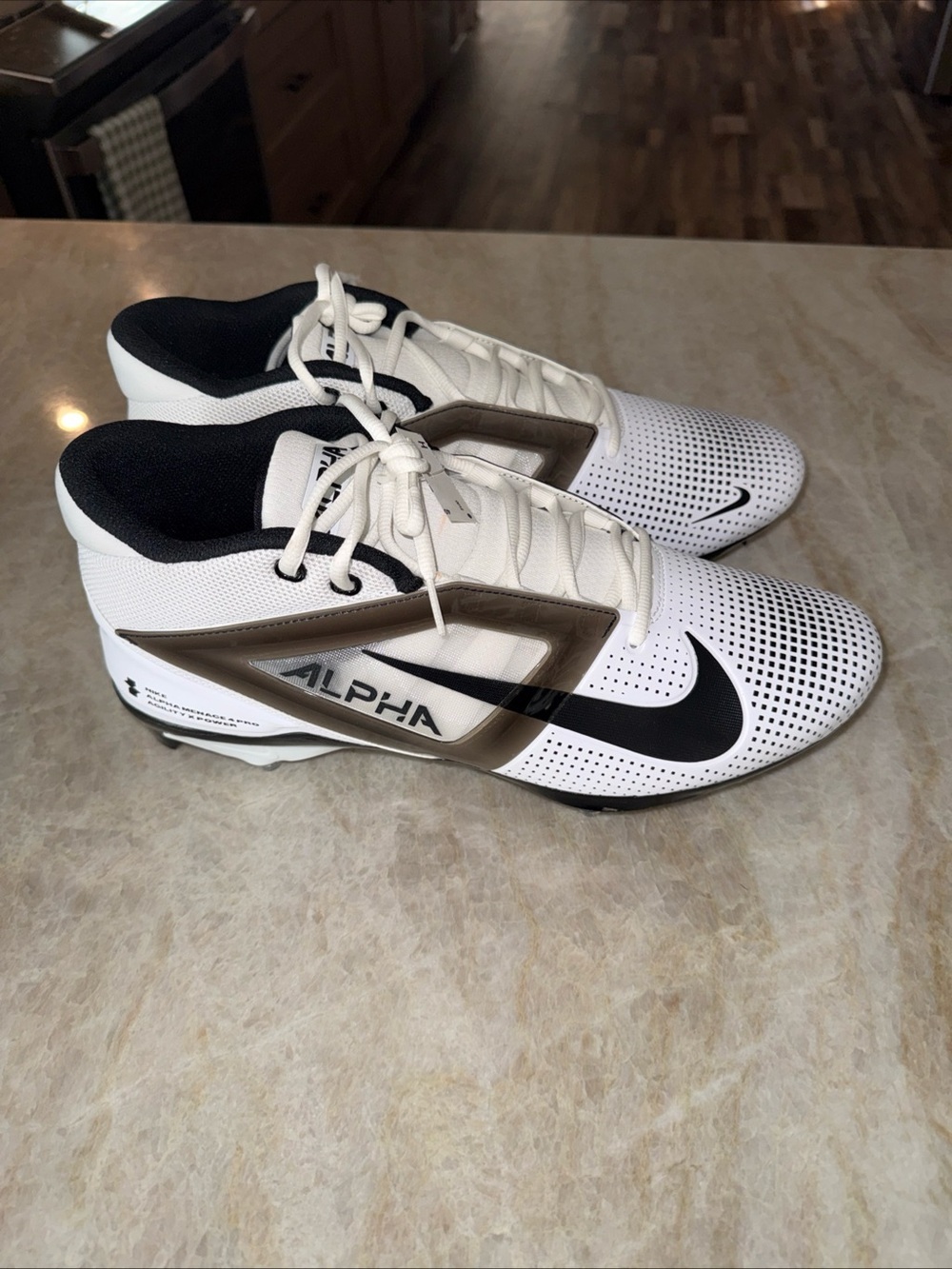 Nike Alpha Menace 4 Pro Football Cleats White Silver Men's Size 14.5. NWT